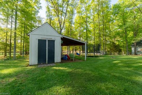 1104 E Meadow Rd, Eden, NC 27288 photo 22
