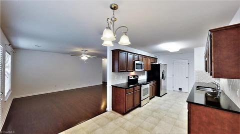 115 Bouldin Ct, Trinity, NC 27370 photo 2