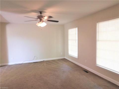 1406 Grantham Dr, High Point, NC 27265 photo 5