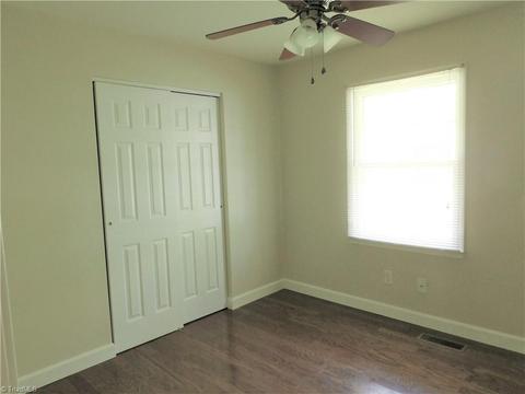 1406 Grantham Dr, High Point, NC 27265 photo 21