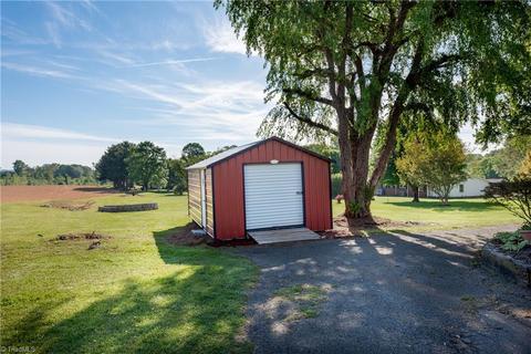 423 S Main St, Dobson, NC 27017 photo 29