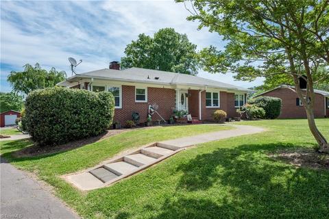 423 S Main St, Dobson, NC 27017 photo 2