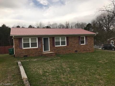 4719 Meadowbrook Dr, Trinity, NC 27370 photo 1