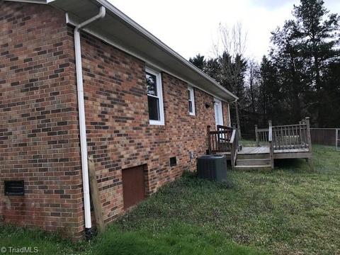 4719 Meadowbrook Dr, Trinity, NC 27370 photo 3