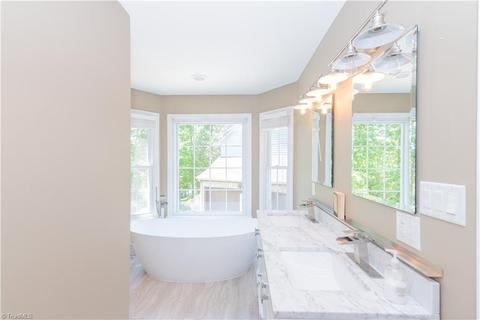 1904 Candelar Dr, High Point, NC 27265 photo 9