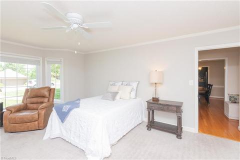 1904 Candelar Dr, High Point, NC 27265 photo 5