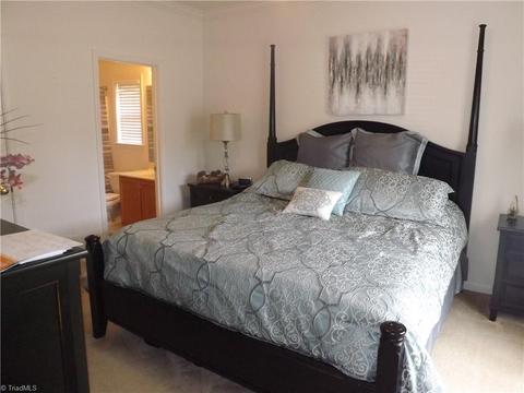 3800 Eagles View Ct, High Point, NC 27265 photo 4