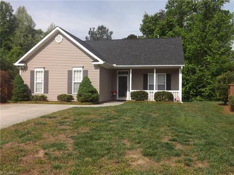 3800 Eagles View Ct, High Point, NC 27265 photo 2