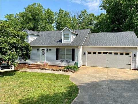 108 Treetop Ct, Trinity, NC 27370 photo 2