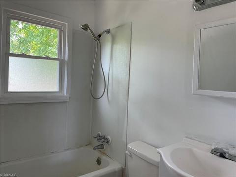 843 Willow Pl, High Point, NC 27265 photo 6