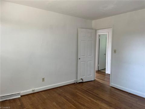 843 Willow Pl, High Point, NC 27265 photo 3