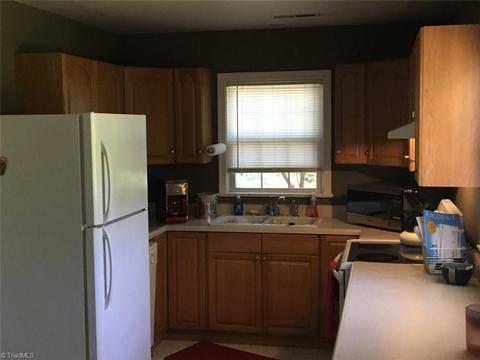 1306 Wendover Dr, High Point, NC 27262 photo 4