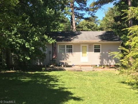 1306 Wendover Dr, High Point, NC 27262 photo 2