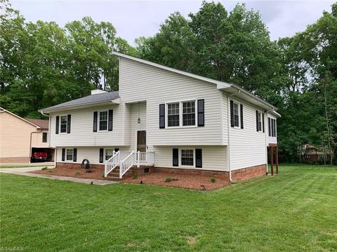 126 E Stadium Dr, Eden, NC 27288 photo 2