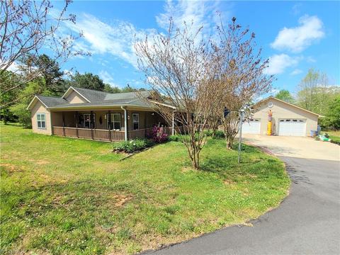 2936 Perch Rd, Pinnacle, NC 27043 photo 1