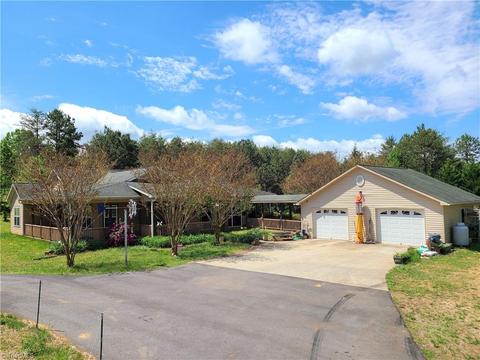 2936 Perch Rd, Pinnacle, NC 27043 photo 2