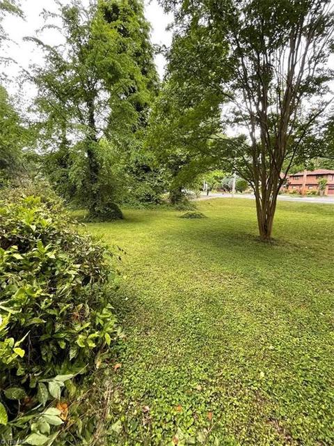 1316 Cedrow Dr, High Point, NC 27265 photo 4