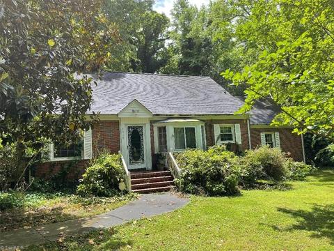 1316 Cedrow Dr, High Point, NC 27265 photo 1
