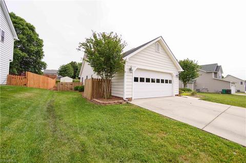 3513 Bent Trace Dr, High Point, NC 27265 photo 4