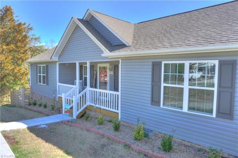 4834 Tony Dr, Trinity, NC 27370 photo 2
