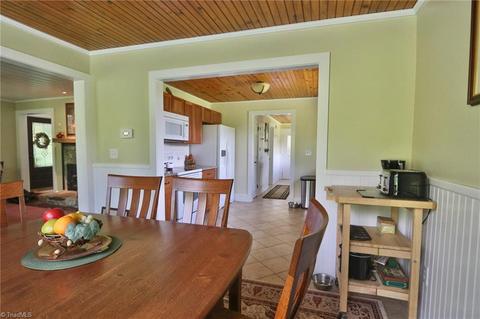 10086 Traphill Rd, Traphill, NC 28685 photo 17