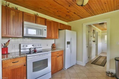 10086 Traphill Rd, Traphill, NC 28685 photo 18