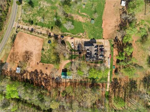 138 Precinct Rd, Pilot Mountain, NC 27041 photo 29