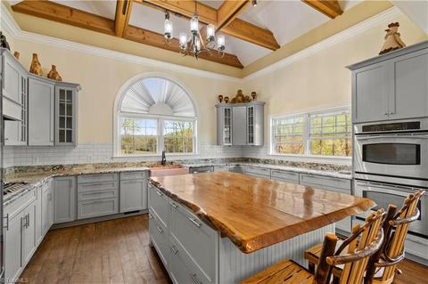 138 Precinct Rd, Pilot Mountain, NC 27041 photo 2