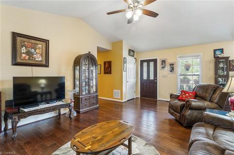5697 Rolling Meadows Rd, Randleman, NC 27317 photo 7