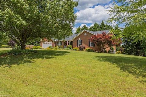 5697 Rolling Meadows Rd, Randleman, NC 27317 photo 2