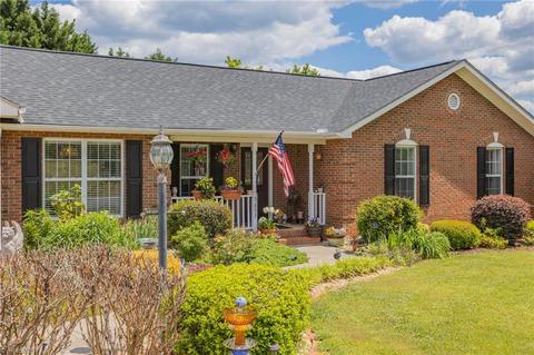 5697 Rolling Meadows Rd, Randleman, NC 27317 photo 4