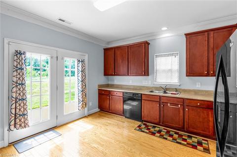3405 Obsidian Ct, High Point, NC 27265 photo 9
