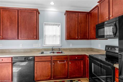 3405 Obsidian Ct, High Point, NC 27265 photo 11