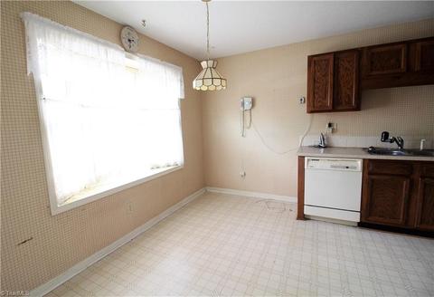 445 James Ct, High Point, NC 27265 photo 6