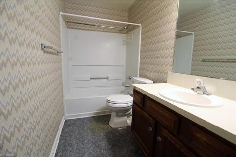 445 James Ct, High Point, NC 27265 photo 9