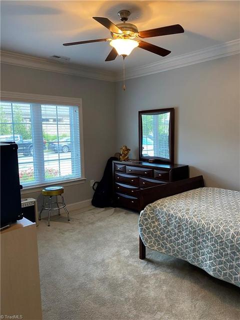 662 Nikyle Cir, High Point, NC 27265 photo 4