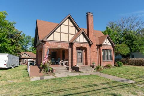 208 Cox Ave, Thomasville, NC 27360 photo 2