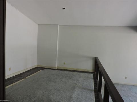 609 Overbrook Dr, High Point, NC 27262 photo 10