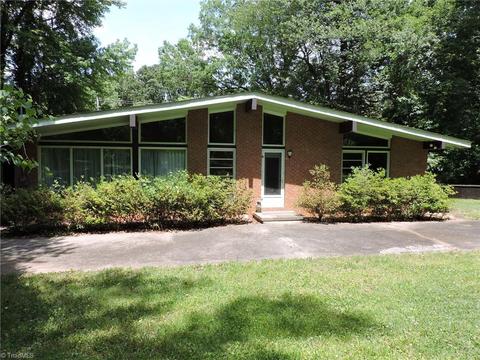 609 Overbrook Dr, High Point, NC 27262 photo 4
