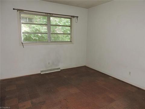 609 Overbrook Dr, High Point, NC 27262 photo 18