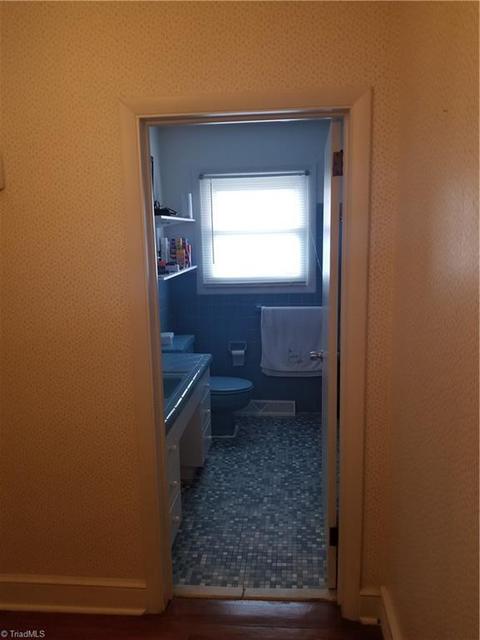 512 Sherbrook Dr, High Point, NC 27262 photo 2