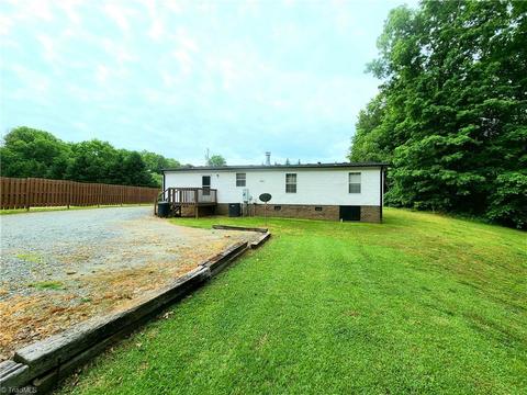 5847 Huckleberry Ln, Trinity, NC 27370 photo 7