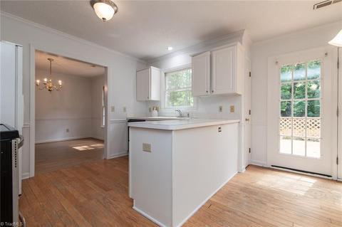 3333 Timberwolf Ave, High Point, NC 27265 photo 9