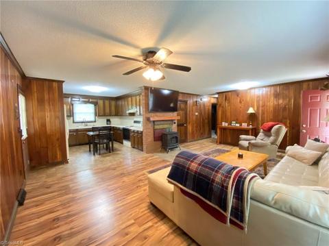 375 Manuel Rd, Mayodan, NC 27027 photo 8