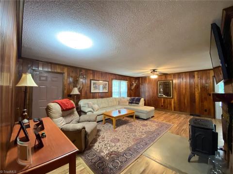 375 Manuel Rd, Mayodan, NC 27027 photo 9
