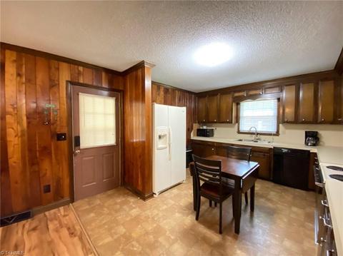 375 Manuel Rd, Mayodan, NC 27027 photo 5