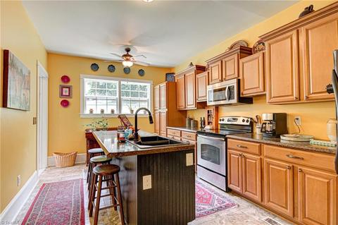 205 Edgedale Dr, High Point, NC 27262 photo 9