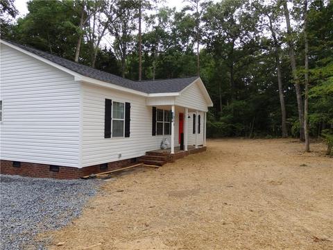 358 Floyd St, Denton, NC 27239 photo 4
