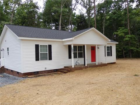 358 Floyd St, Denton, NC 27239 photo 1