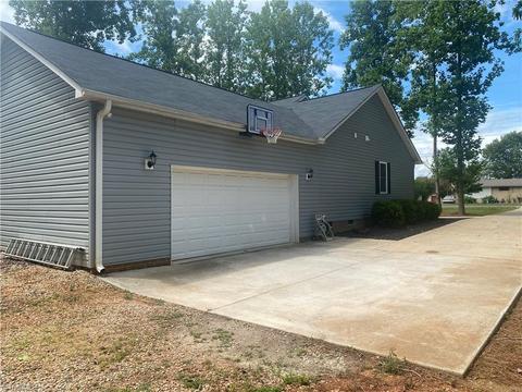 4086 Sherwood Forest Dr, Trinity, NC 27370 photo 23